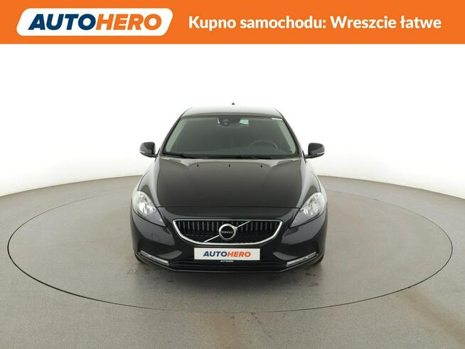 Volvo V40 2.0D Niski przebieg Navi Czujniki parkowania Klimatyzacja Bluetooth