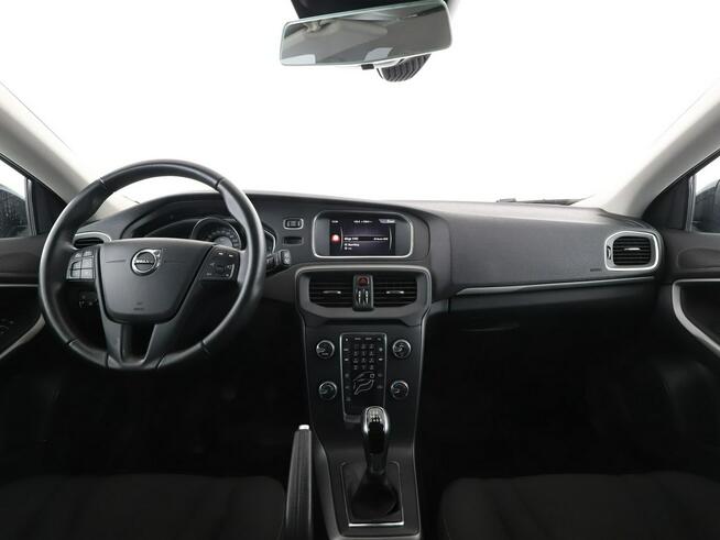 Volvo V40 2.0D Niski przebieg Navi Czujniki parkowania Klimatyzacja Bluetooth