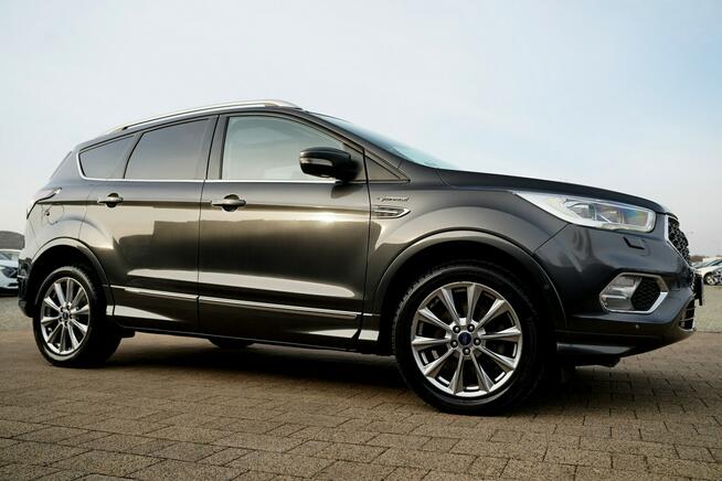 Ford Kuga VIGNALE el.klapa KAMERA nawi SKÓRA sam parkuje 4X4 BIXENON-LED chromy