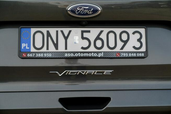 Ford Kuga VIGNALE el.klapa KAMERA nawi SKÓRA sam parkuje 4X4 BIXENON-LED chromy