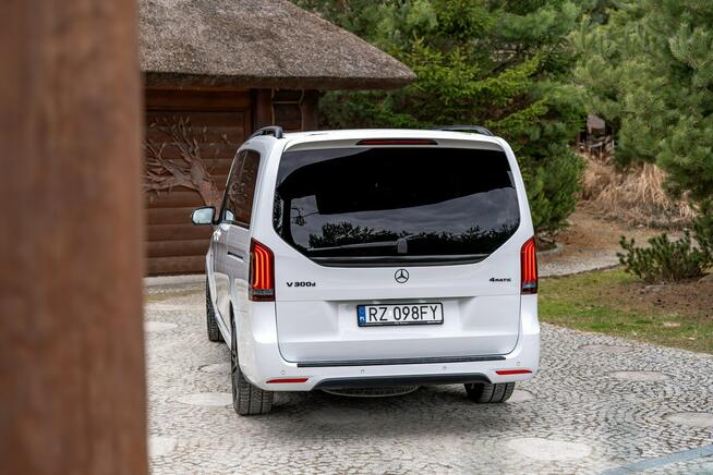 Mercedes V 300 D Avantgarde / 4Matic 2.0 239KM / AMG Line / 2kpl kół / 6-osobowy / FV