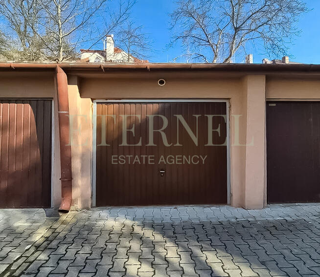 Do wynajęcia garaż Lea/Urzędnicza + prąd