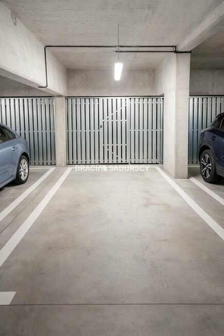 Garaż Kraków Czyżyny, Czyżyny, Orlińskiego