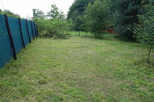 Działka budowlana z widokiem na stawy blisko jeziora i morza