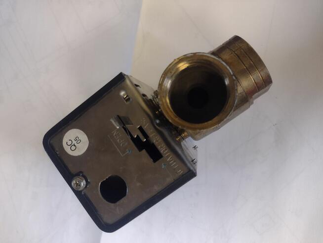 Trójdrogowy zawór strefowy z siłownikiem obrotowym EXT-SW-E2