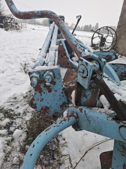 Sprzedam plug cztero-skibowy dobrym stanie