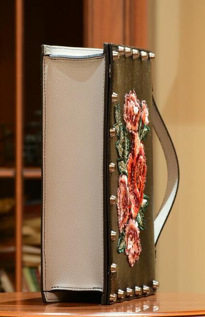 Śliczna kobieca torebka skórzana z haftem w kwiaty VENEZIA