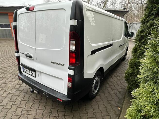 Wynajem busa Renault Trafic long L2H1