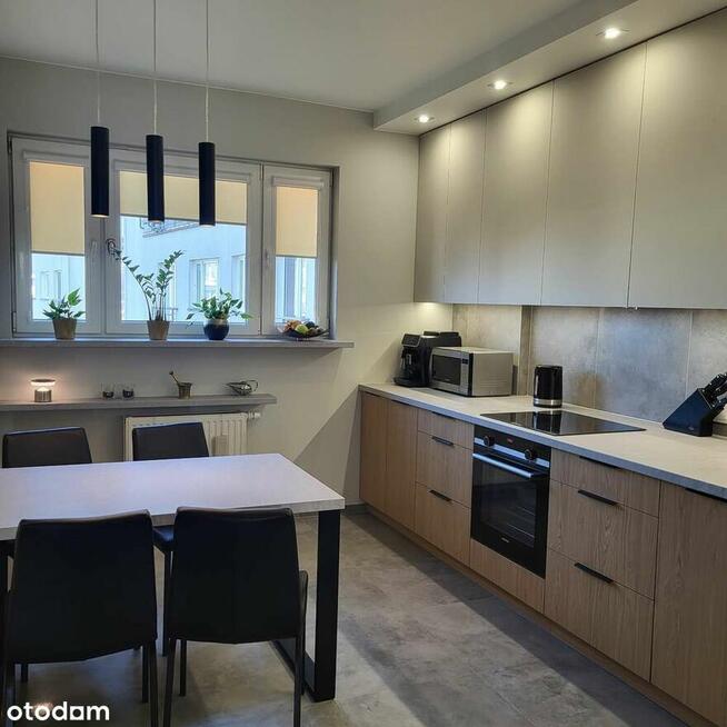 3pokoje.Do wprowadzenia.Klimatyzacja.Zamknięte osiedle.Winda