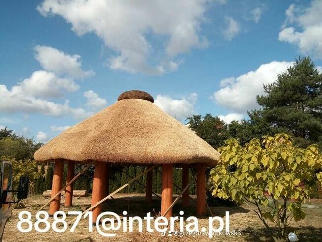 Altana kryta strzechą