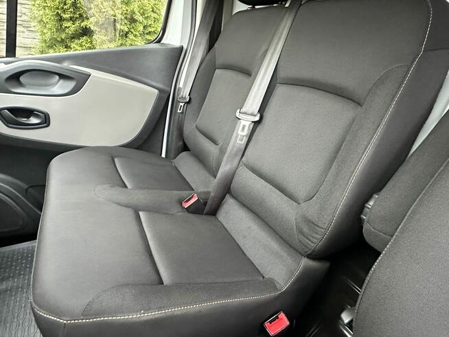 Wynajem busa Renault Trafic long L2H1