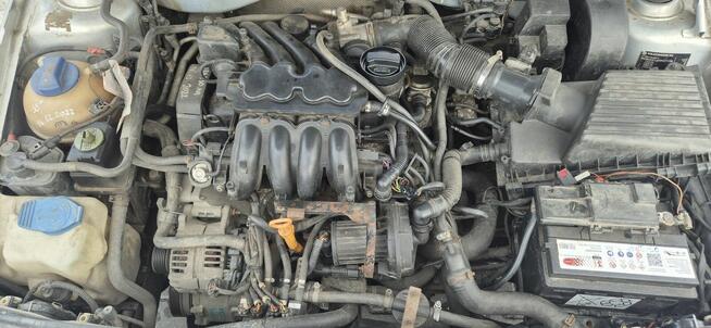 VW GOLF 4 HATCHBACK 1600 BENZYNA+KLIMA-OPŁATY NA ROK !!!