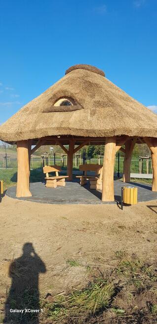 Altana kryta strzechą