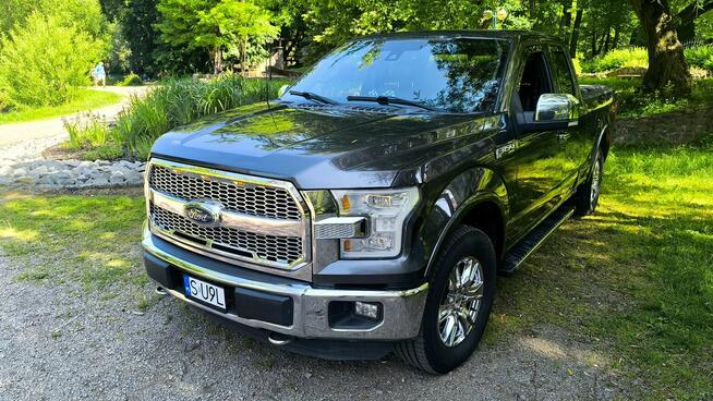 Wyjątkowy samochód do ślubu i niezapomnianych uroczystości