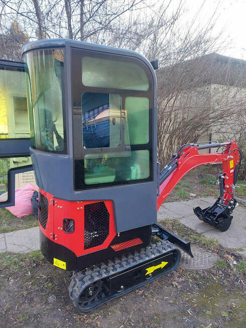 Usługi ziemne minikoparką z pełnym oprzyrządowaniem