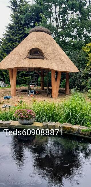 Altana kryta strzechą