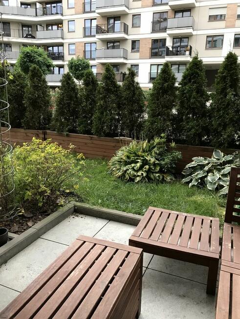 DWUPOKOJOWE Z OGRÓDKIEM I GARAŻEM