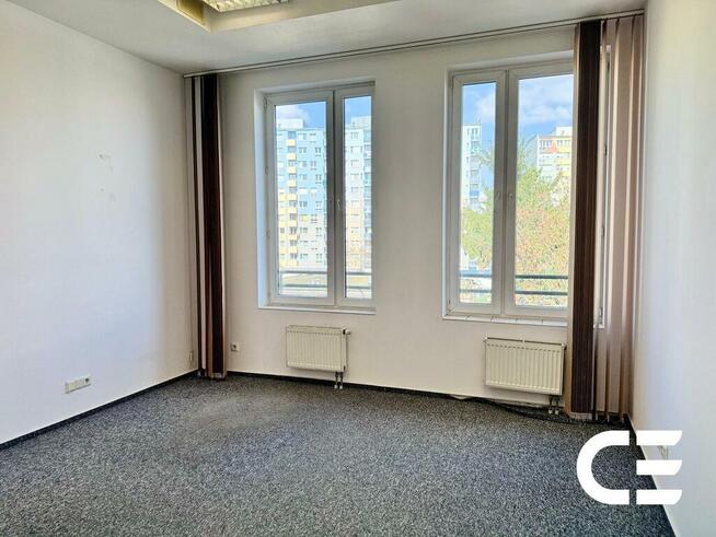 Biuro 64 m² | 2 pokoje + kuchnia | Armii Krajowej