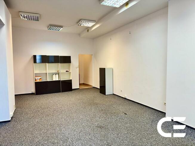 Biuro 64 m² | 2 pokoje + kuchnia | Armii Krajowej