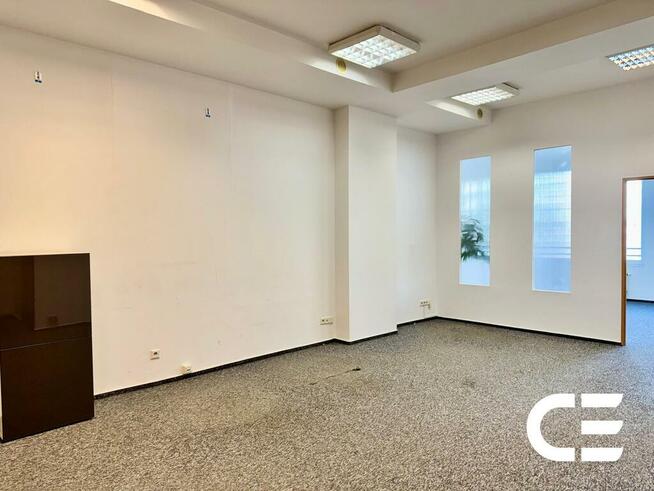 Biuro 64 m² | 2 pokoje + kuchnia | Armii Krajowej