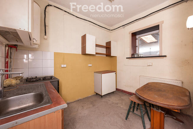 Budynek 170 m2 z halą 120 m2 na działce 1 365 m2 !