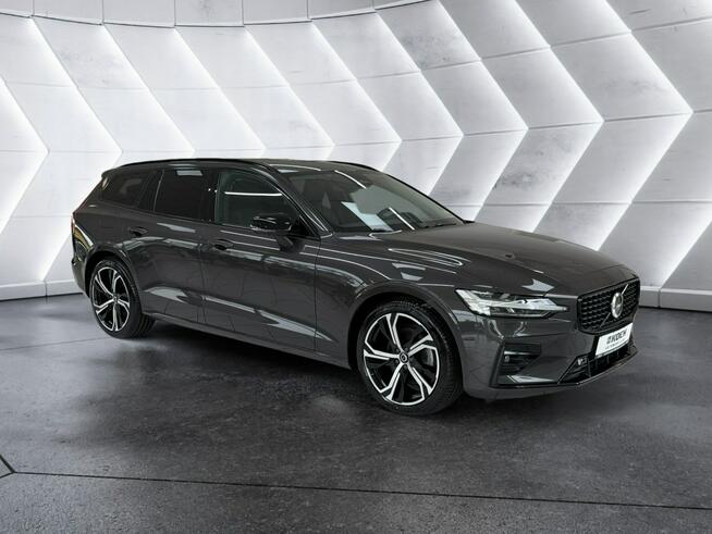 Volvo V60 B4(B) Ultra Dark *Gwarancja*FV23%*