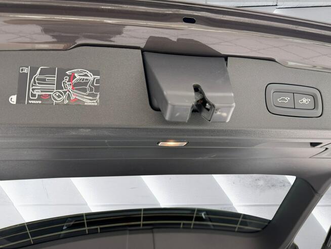 Volvo V60 B4(B) Ultra Dark *Gwarancja*FV23%*
