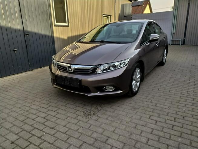 Honda Civic 1.8 Benzyna Grzane Fotele Hak Zarejestrowany