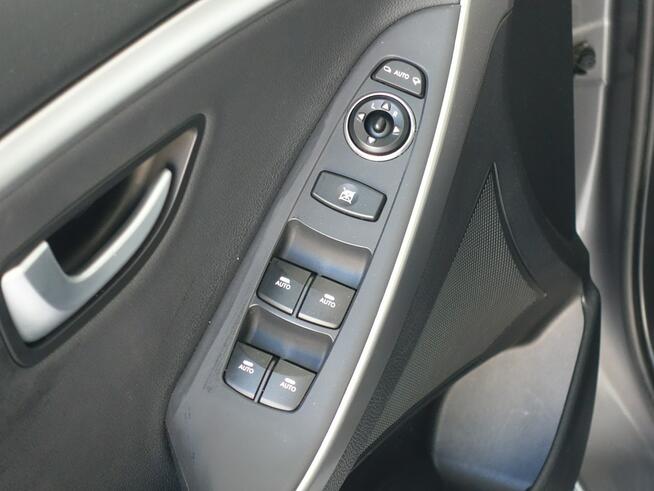 Hyundai i30 1.6 CRDI 128KM/Panorama Dach/Nawi/Kamera/Alu 17