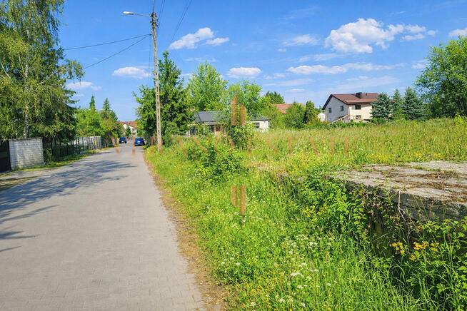 Działka budowlana - centrum Łomianek ul. Agawy