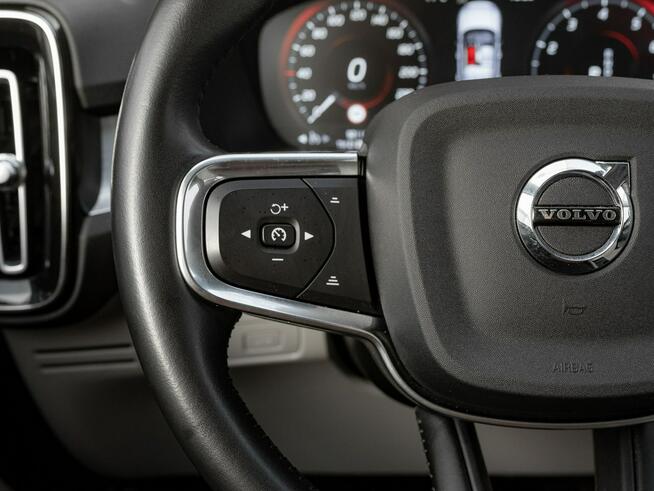 Volvo XC 40 GD350XP#B4 B AWD Momentum Podgrz.f I kier K.cof Salon PL VAT 23%