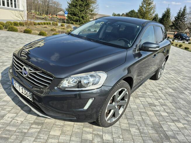 Volvo XC 60 lift skóra grzane fotele nawigacja opłacony ładny egzemplarz