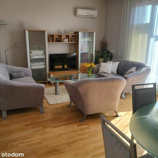 3pokoje.Do wprowadzenia.Klimatyzacja.Zamknięte osiedle.Winda