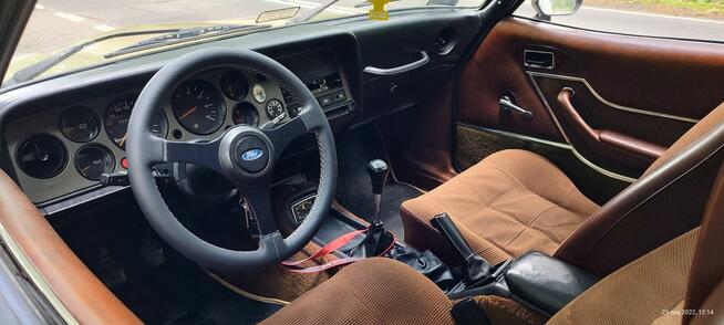 Wyjątkowy samochód do ślubu i niezapomnianych uroczystości