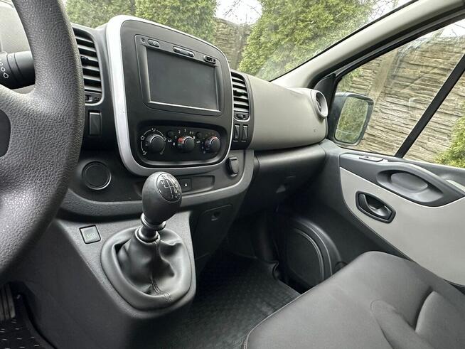 Wynajem busa Renault Trafic long L2H1