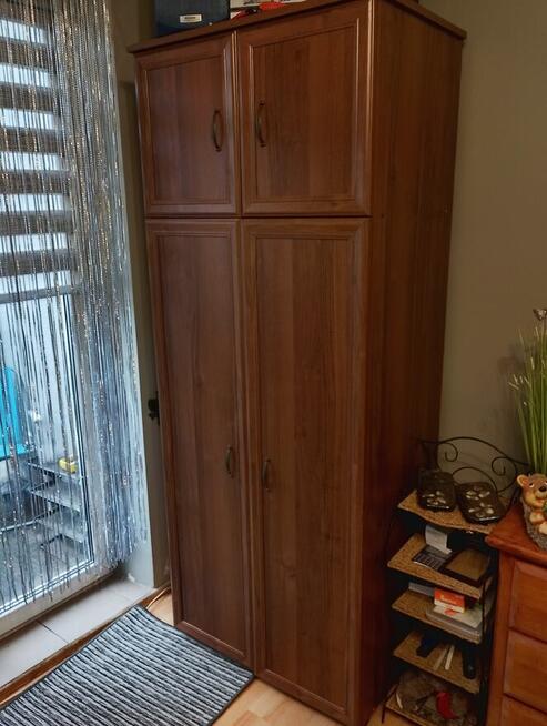 Oddam za darmo dwie szafy koloru ciemny brąz
