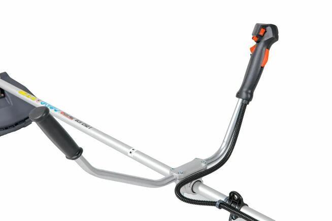 Kosa spalinowa Oleo-Mac BCH 250T - 1,4KM- trójząb w zestawie