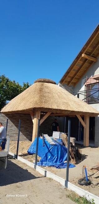 Altana kryta strzechą