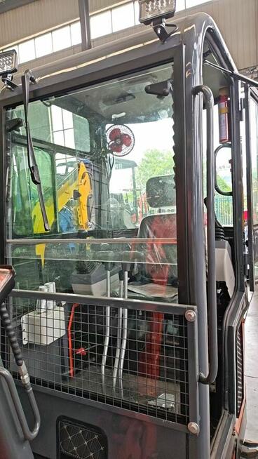 Usługi ziemne minikoparką z pełnym oprzyrządowaniem