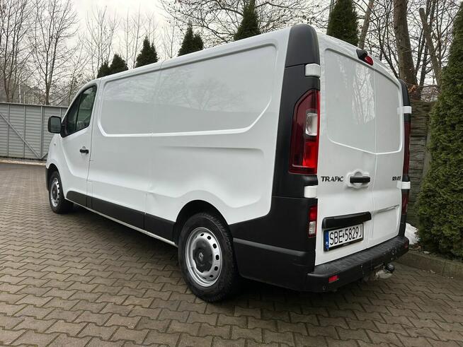 Wynajem busa Renault Trafic long L2H1