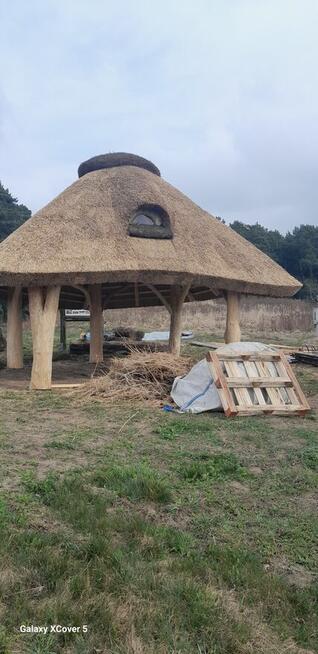 Altana kryta strzechą