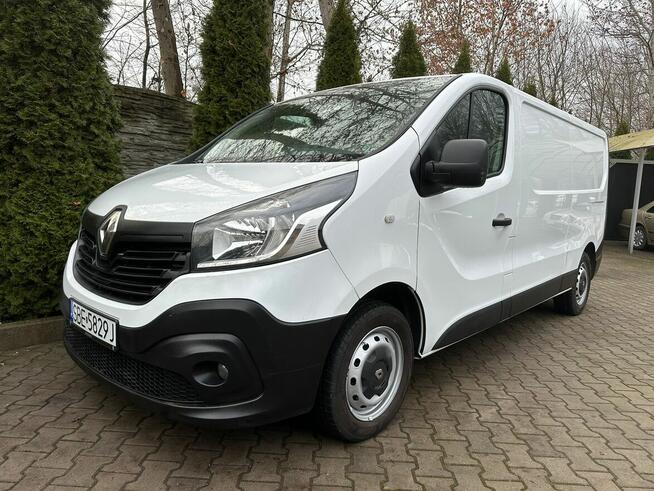 Wynajem busa Renault Trafic long L2H1