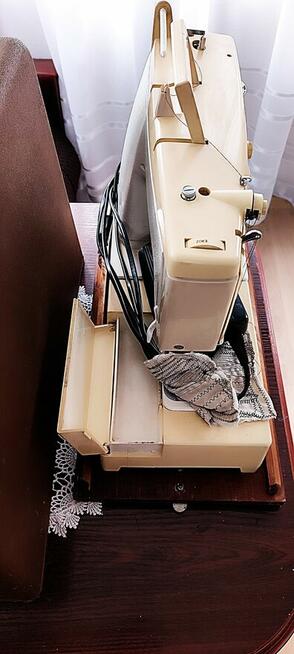 Maszyna do szycia łucznik 834,884