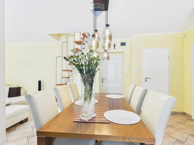 Dwupoziomowe Kamienica z parkingiem ,Super