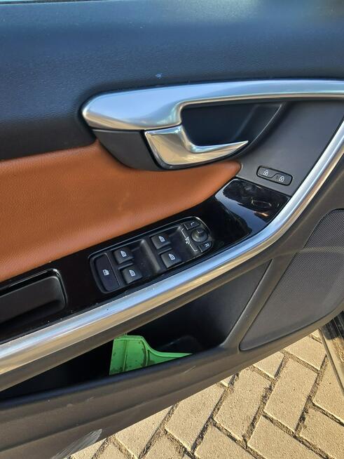 Volvo S60 2,0Turbo Benz. Skóry.Automat.Xenon.Szyberdach.SERWIS.