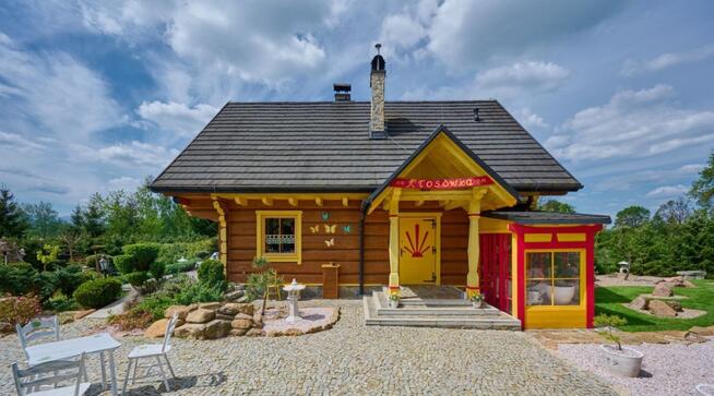 Artystyczny dom z ogrodem japońskim