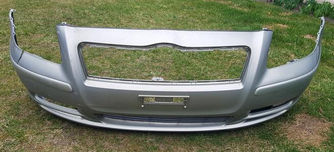 Zderzak przód uszkodzony toyota avensis t25
