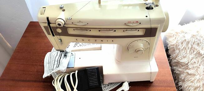 Maszyna do szycia łucznik 834,884