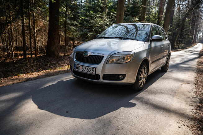 Skoda Fabia 1.4 Mpi Benzyna Klima Salon PL + 2 komplety opon