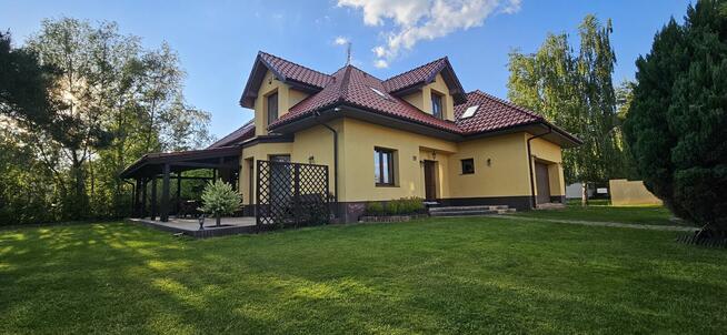 Piękny domek Łomianki-Sadowa czeka na nowych właścicieli